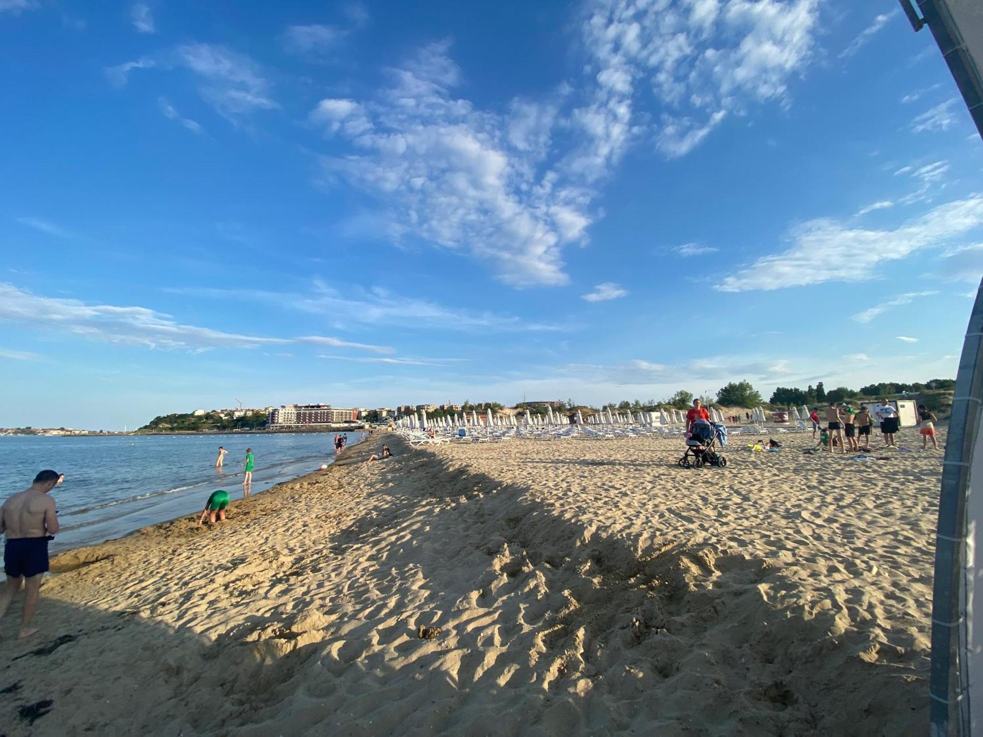 Sun Village B 320 Apartment Pantai Sunny Luaran gambar